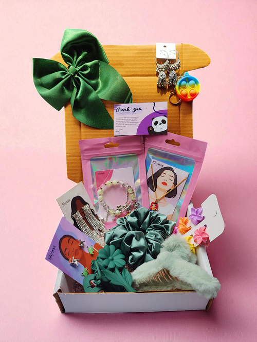 Forest Green Jewellery Hamper